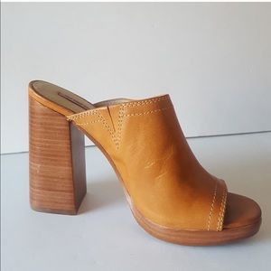 FRYE Block Heel Chestnut Leather Sandal Mule